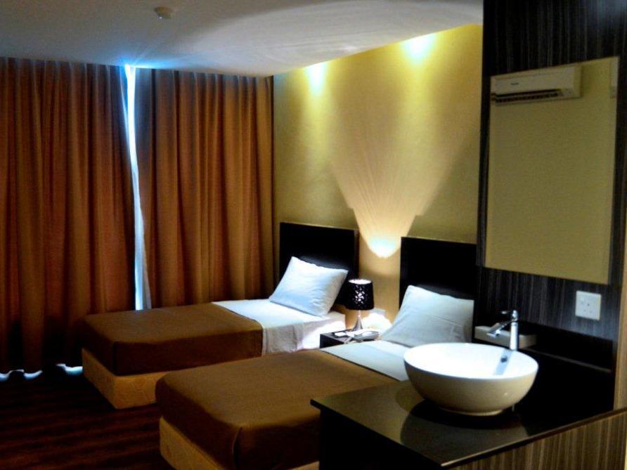 Zotel Business & Leisure Hotel Кучинг Екстериор снимка