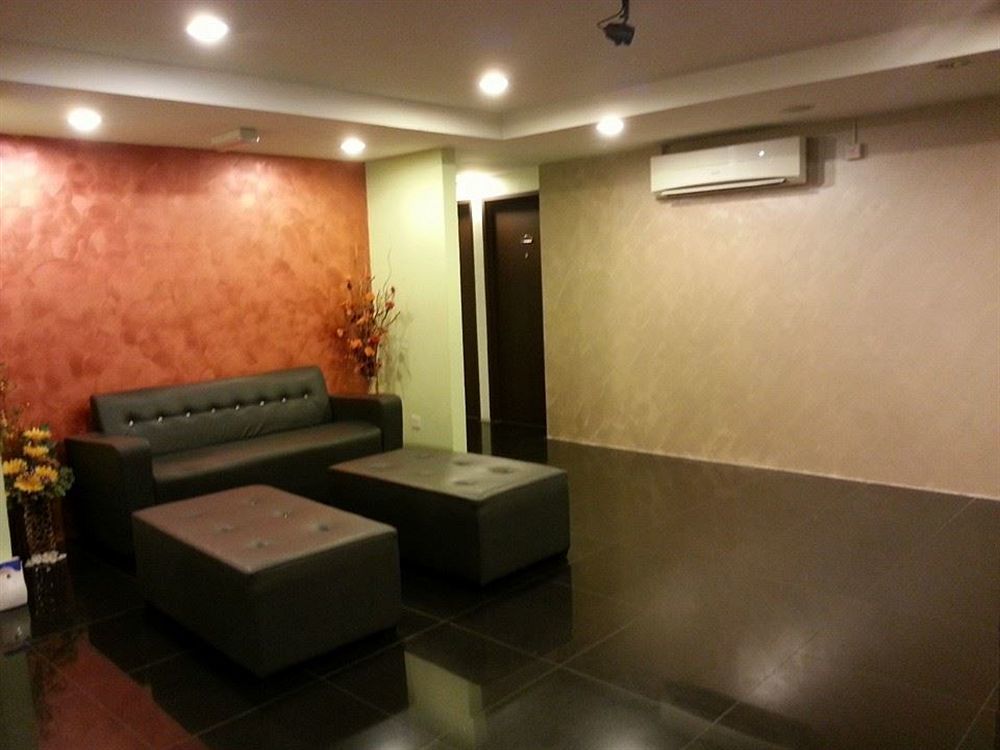 Zotel Business & Leisure Hotel Кучинг Екстериор снимка